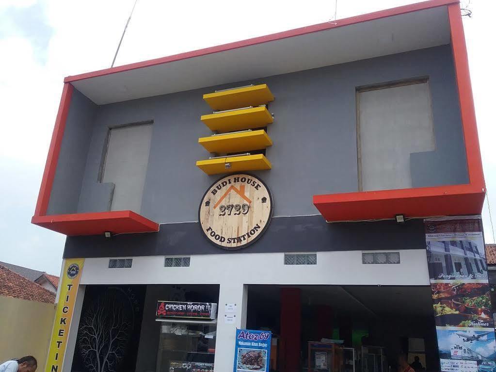 Tempat Tidur & Sarapan Budi House & Food Station