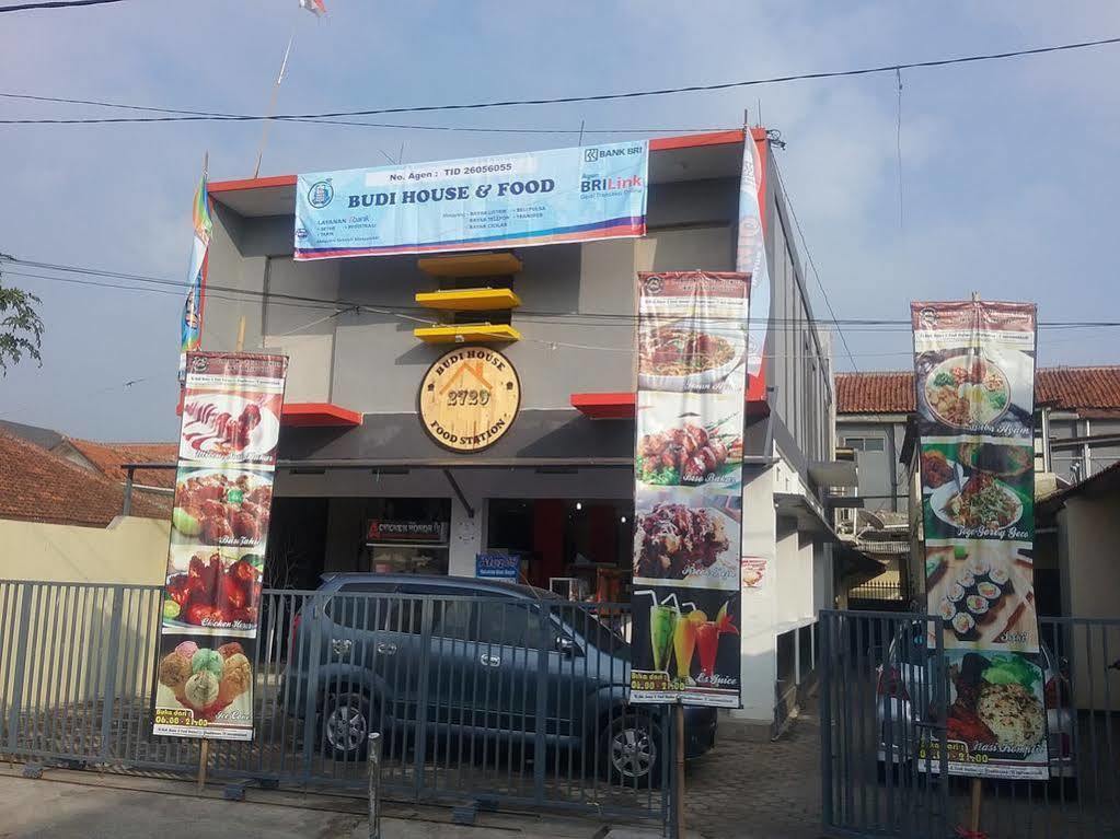 Budi House & Food Station * Bandung