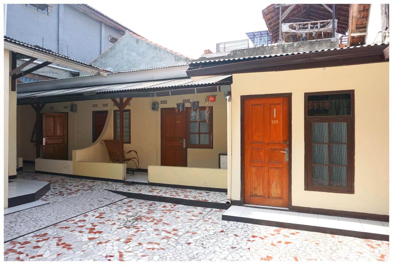 Budi House & Food Station *