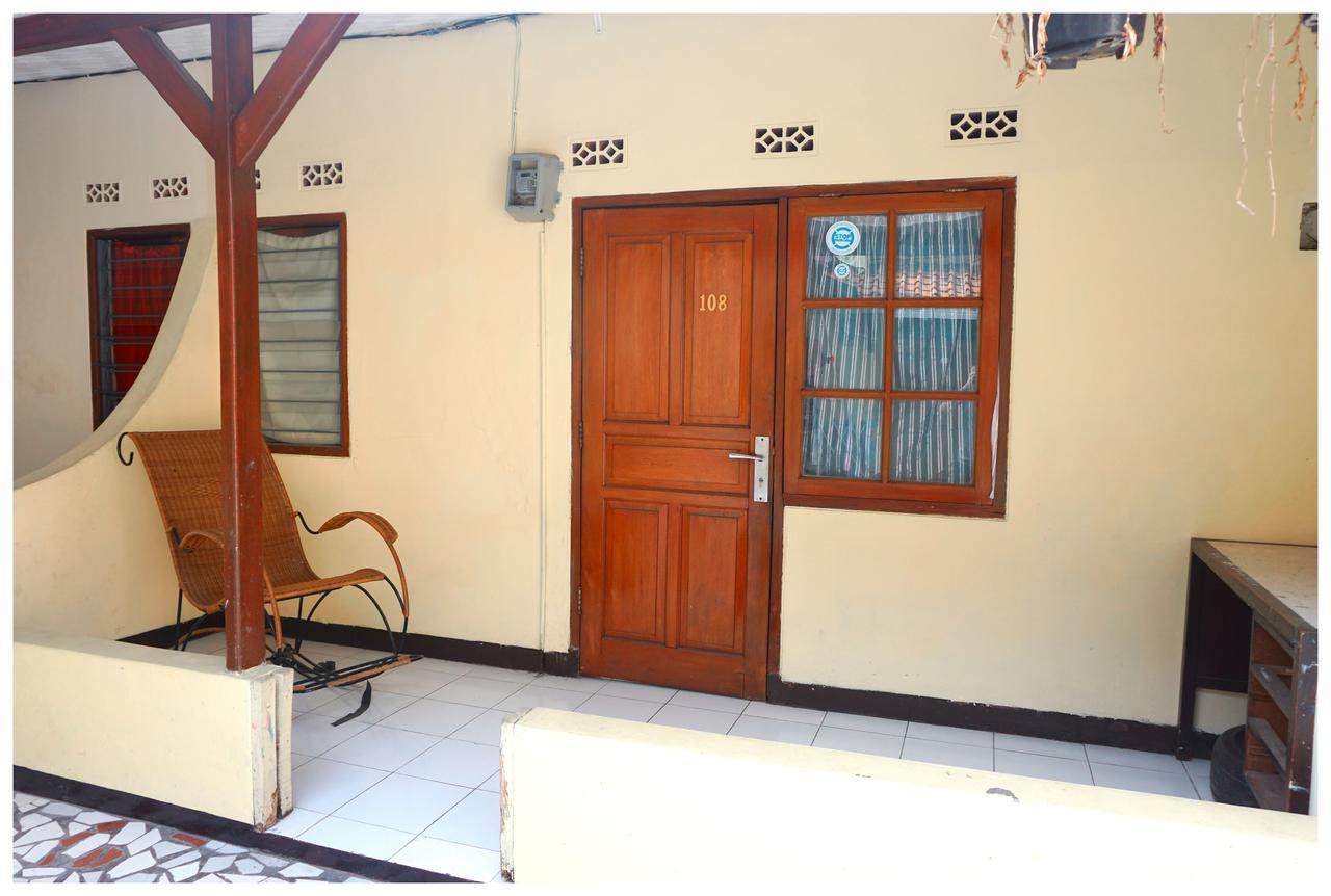 Budi House & Food Station Bandung