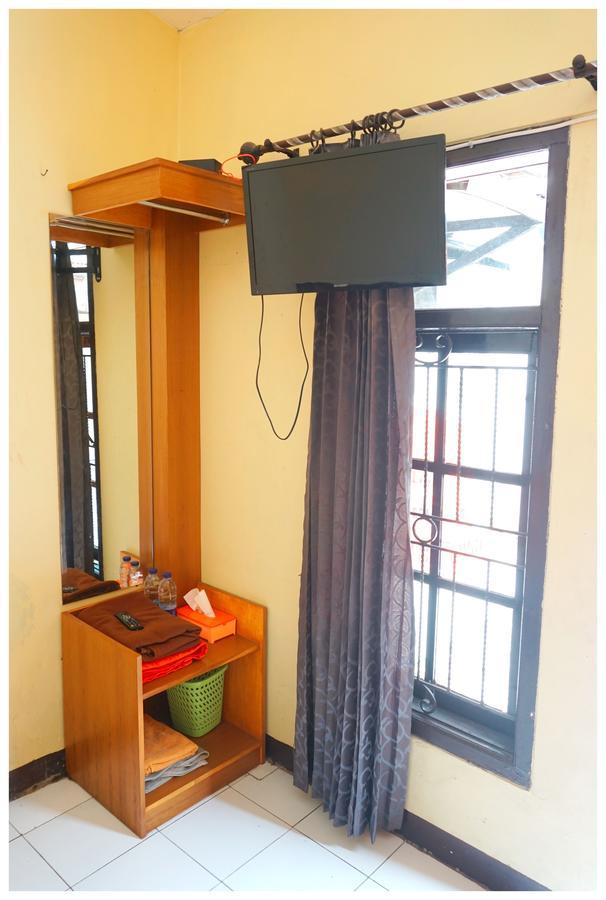 Tempat Tidur & Sarapan Budi House & Food Station Bandung
