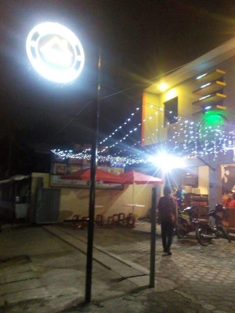 Budi House & Food Station * Bandung